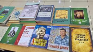 "НОМТОЙ НӨХӨРЛӨЕ" өглөөний цайтай уншлагад хүрэлцэн ирсэн номонд дурлагч, номын садан, эрхэм хүндэт уншигч, суралцагч, оюутнууд, багш нар та бүхэндээ баярлалаа.