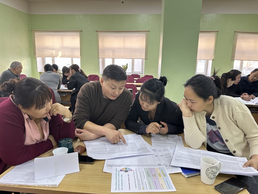 ХААИС-ийн Дархан- Уул аймаг дахь салбар сургуулийн багш, ажилтан, ажиллагсад дээд боловсролын сургалтын байгууллын дижитал шилжилтийн стратеги боловсруулах сургалтанд хамрагдлаа.