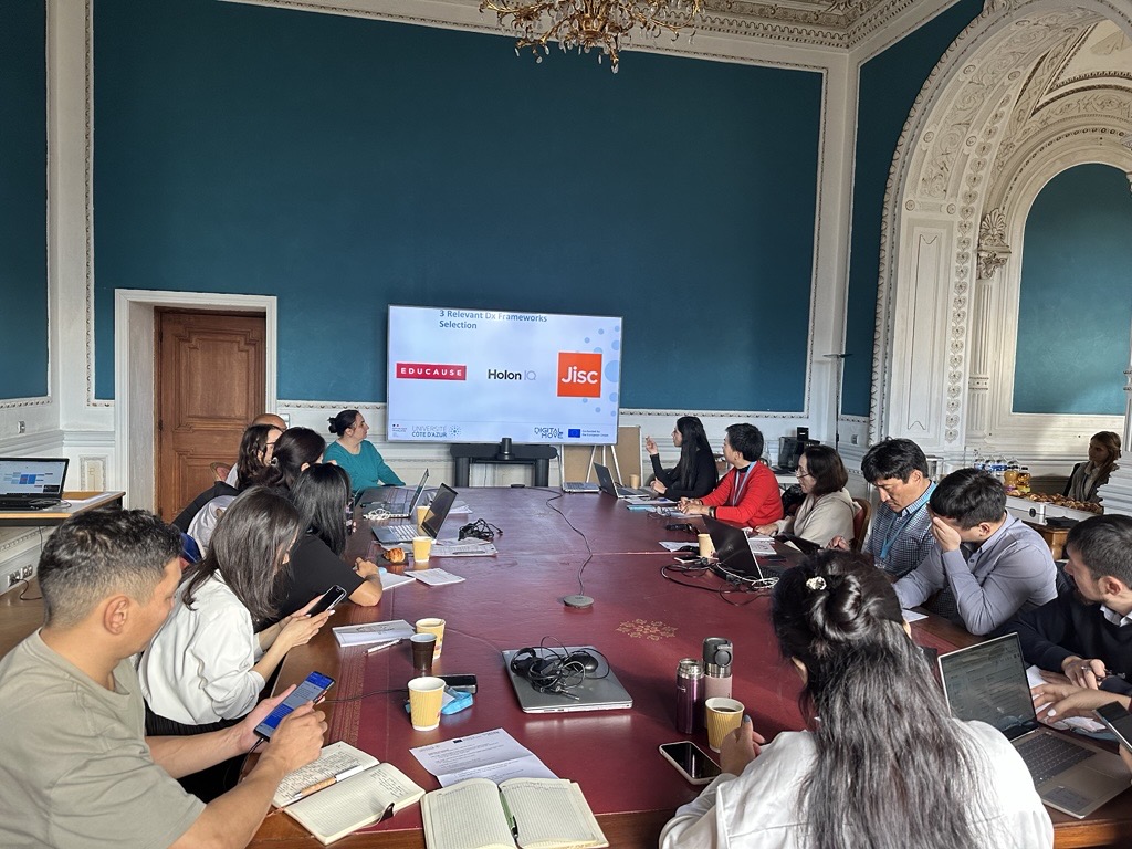 Францын Коте Де Азурын их сургуульд багш нар дээд боловсролын байгууллагын дижиталчилалын/ дижитал шилжилтийн чиглэлээр сургалтанд хамрагдаж байна.